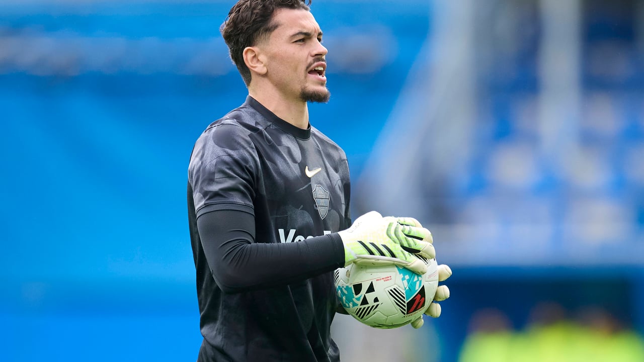 Duda en la portería del Elche: Iturbe podría aparecer en San Mamés