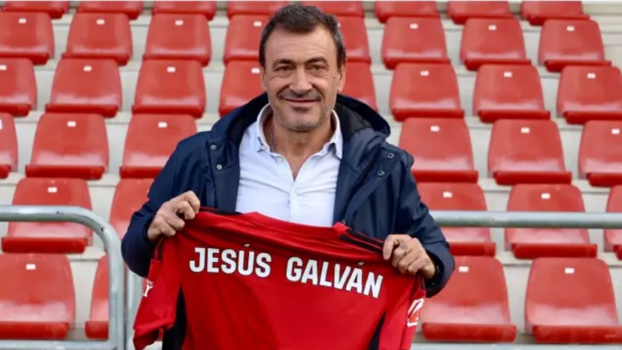 Jesús Galván admite que estuvo cerca de ser entrenador del primer equipo del Sevilla FC: "Hubo reuniones"