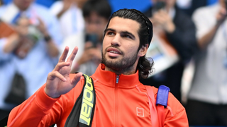 La última lesión de Carlos Alcaraz por imitar a Novak Djokovic: "Eso le jodió la muñeca"