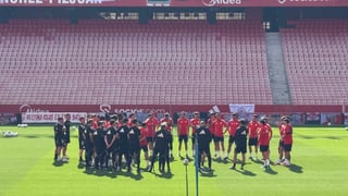 La afición del Sevilla vuelve a hacerse notar en la batalla por la permanencia con Nico Guillén presente