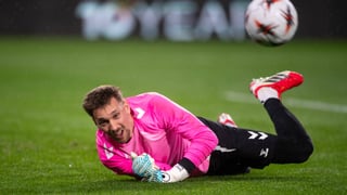 Giráldez explica las molestias de Radu, de Marcos Alonso y el motivo del no debut de Álvaro Núñez: "Se le había enganchado en una acción"