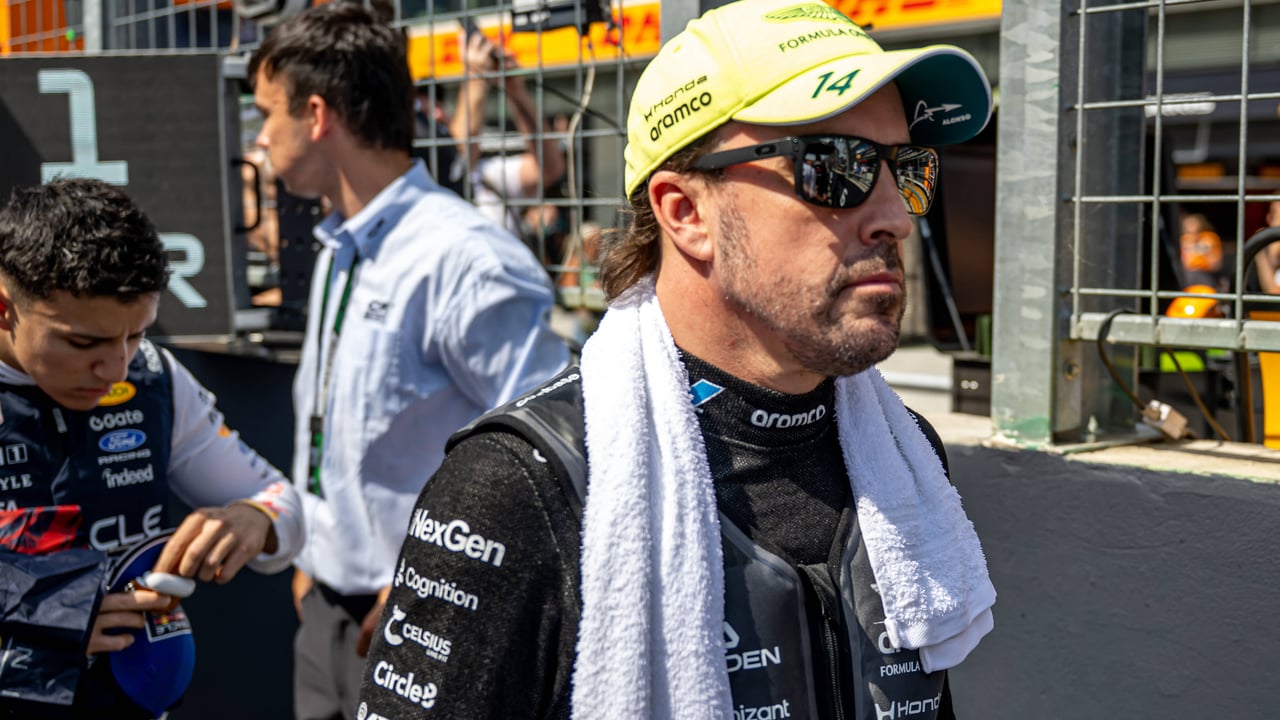 Fernando Alonso da marcha atrás tras lo sucedido en Aston Martin