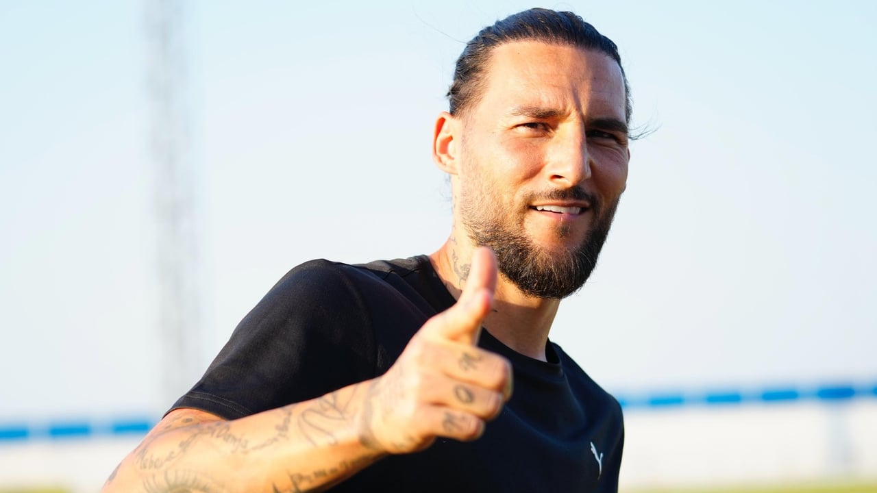 El Málaga tienta a Nemanja Gudelj: cercanía con Sevilla y posibilidad de seguir en Primera