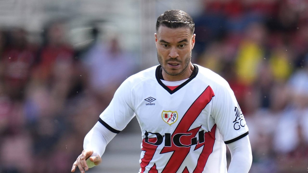 A la espera de que se solucione el problema de última hora con Raúl de Tomás