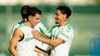 Nada frena la alegría del Betis: la lesión de Antony se queda en un susto