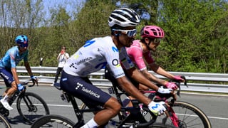 El Movistar Team triunfa en Getxo con su mejor ciclista del año y celebra su renovación