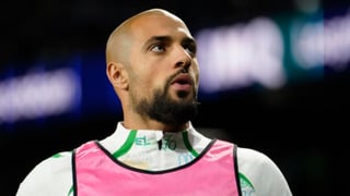 El Fenerbahce se sale con la suya: Amrabat da marcha atrás y regresa a Turquía