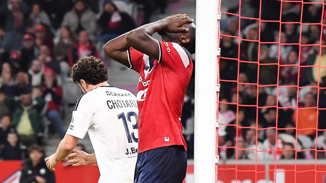 Nianzou tarda sólo cuatro partidos en liarla en Francia: roja directa por llegar tardísimo en su tercera titularidad
