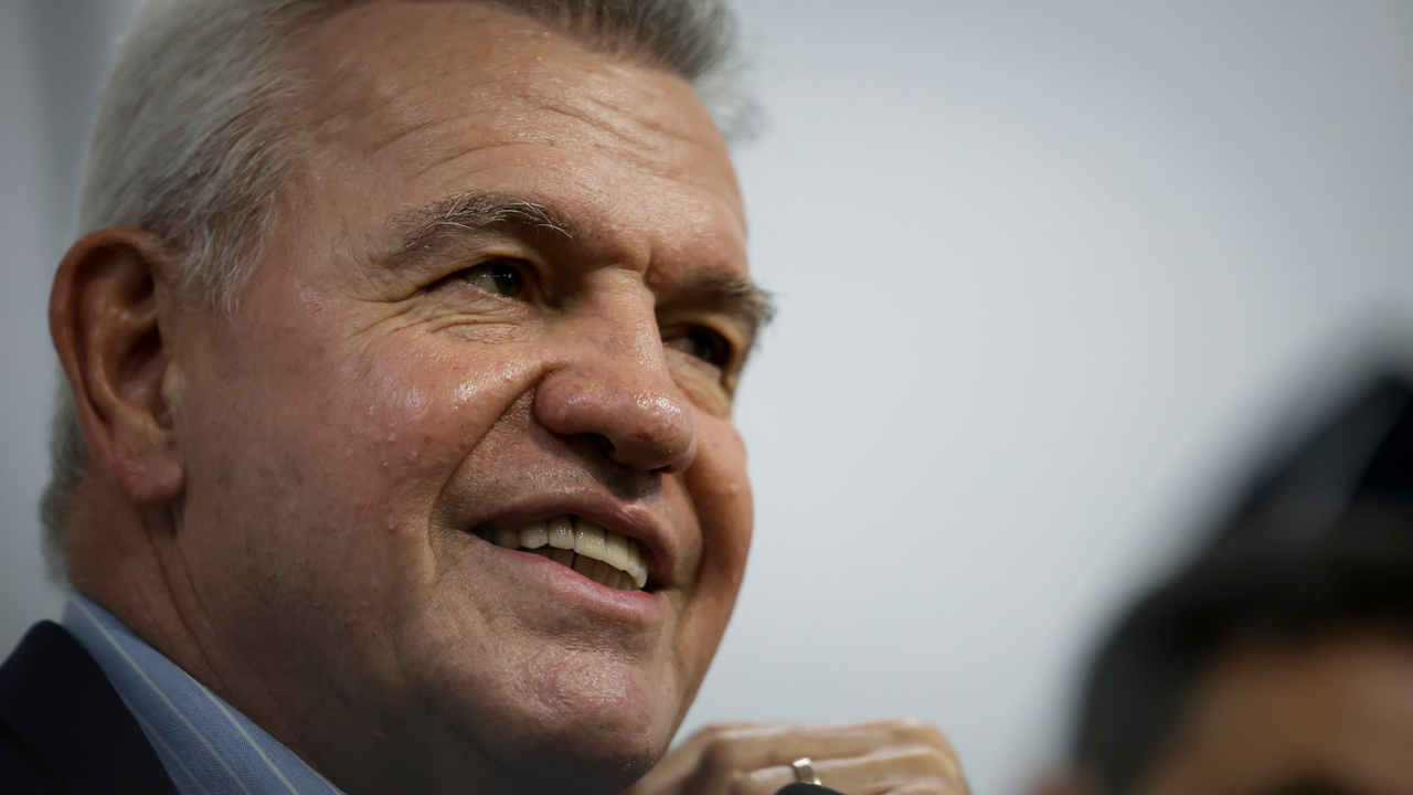 Los datos avalan la apuesta del Valencia por Javier Aguirre: la permanencia en Primera, 'casi' garantizada en Mestalla