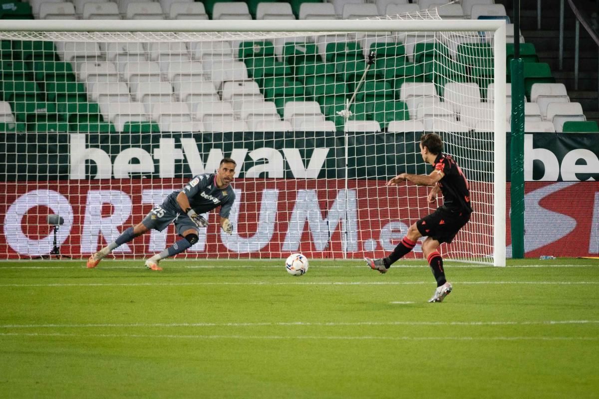 Las cuatro acciones polémicas revisadas por el VAR en el Betis-Real Sociedad