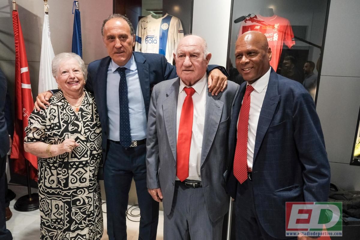 Francisco ya está en el "equipo mítico" del Sevilla FC